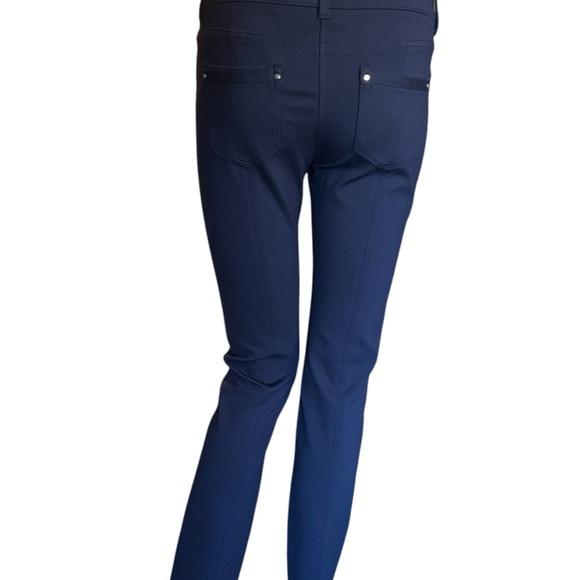 WHBM Outfit Elegant Blue and White Top with Navy Luxe Stretch Skinny Pants - Picture 4 of 16